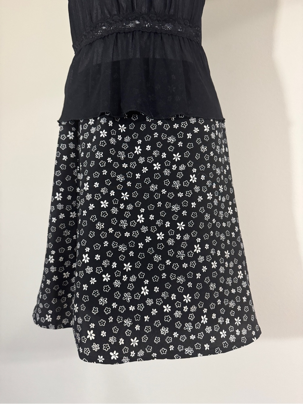 1990s Dalmys Black & White Floral A-Line Skirt